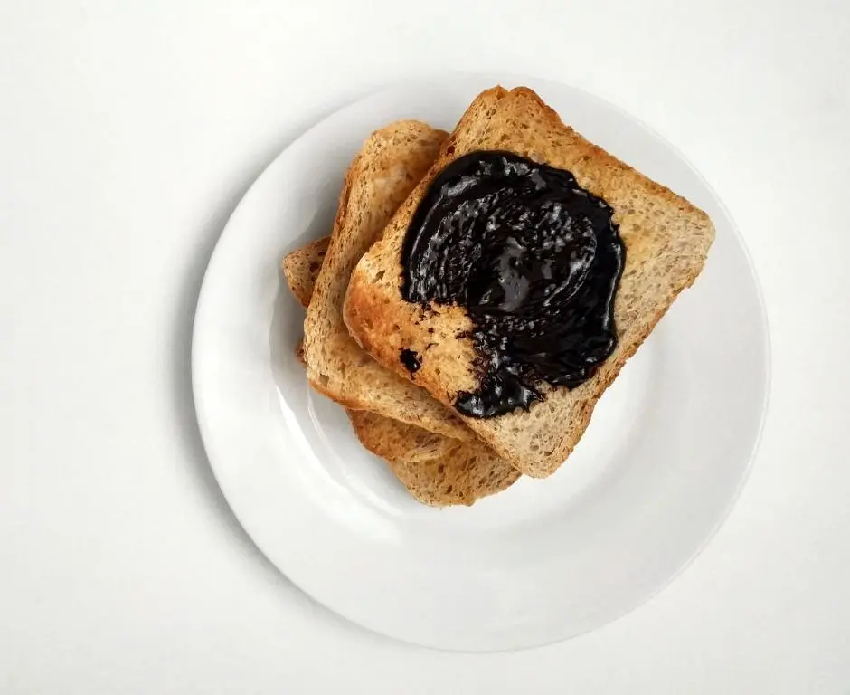 toasted bread with chocolade