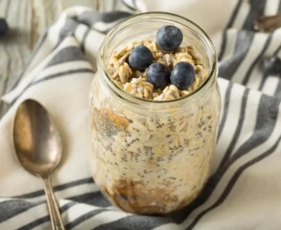 Overnight Oats with Fresh Berries