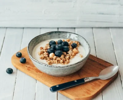 Smoothie Bowl with Berries and Granola